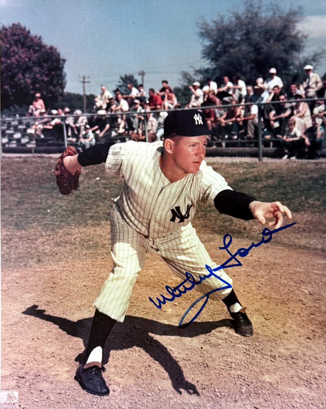 Whitey Ford signed New York Yankees MLB 8x10 Photo Minor Dings-COA (HOF/6X WSC)