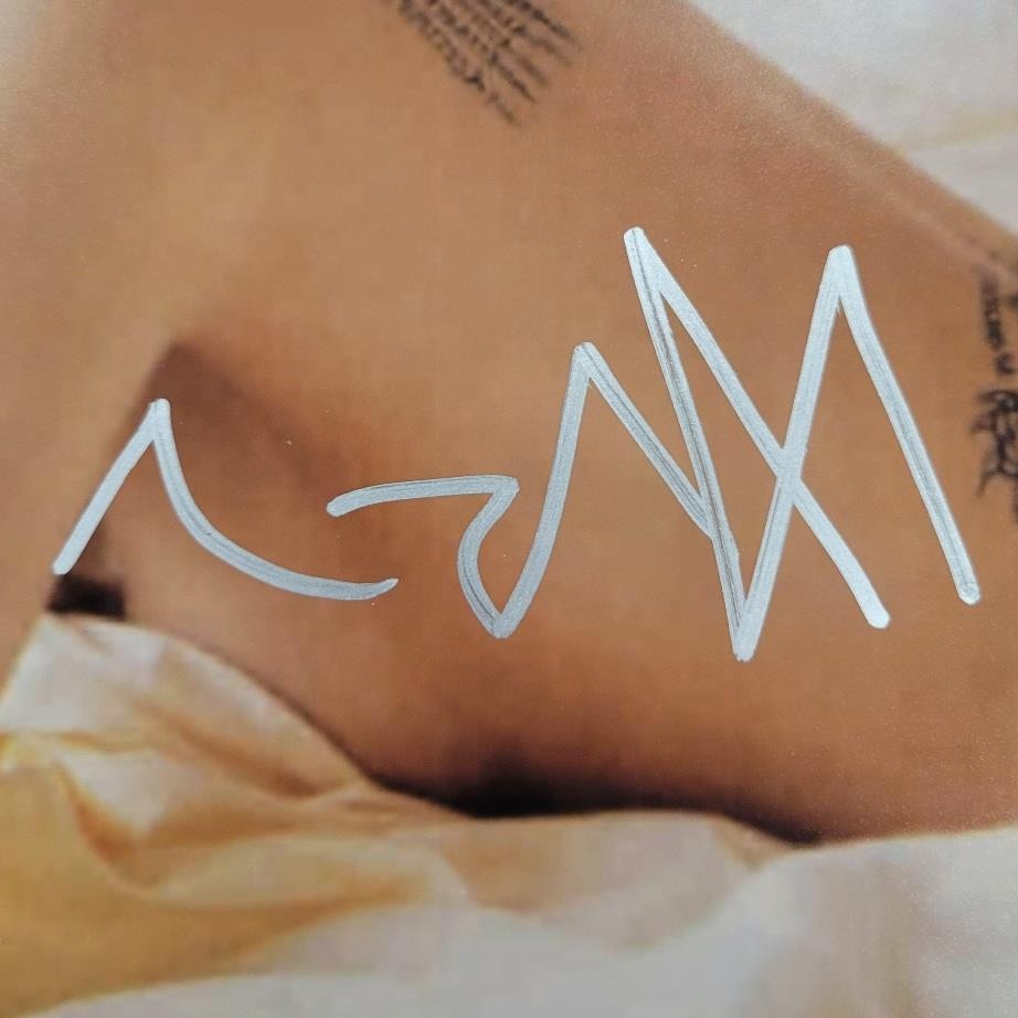 Angelina Jolie signed 11x14 photo actress autograph ~ Beckett BAS
