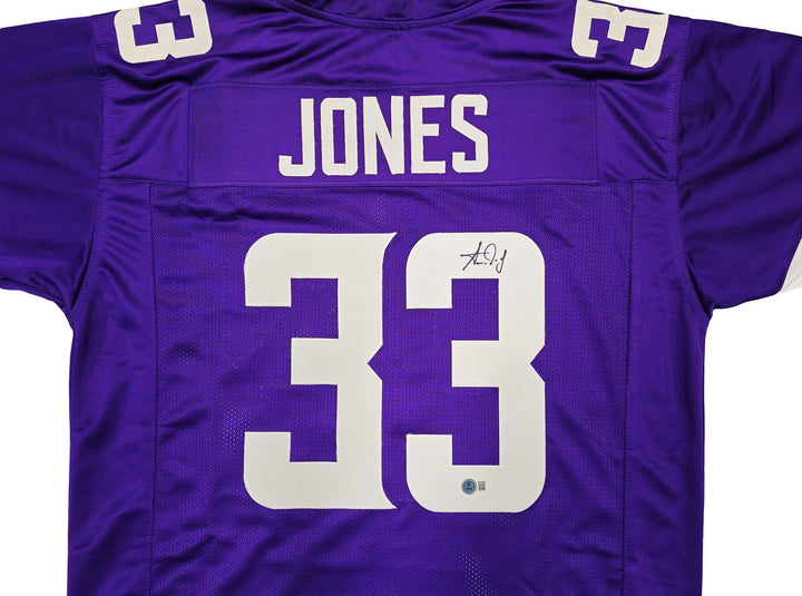 Minnesota Vikings Aaron Jones Signed Purple Jersey Beckett Witness