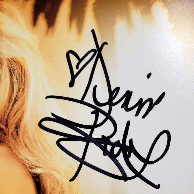 Denise Richards signed 11x14 Photo #3 model actress autograph ~ Beckett BAS Holo