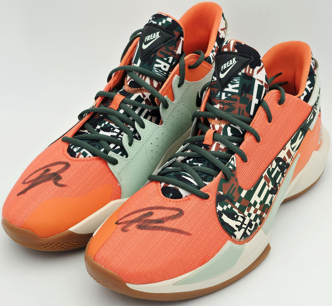 Giannis Auto 2021 (PE) Promo Nike Zoom Freak 2 Game Shoes Bucks Size 17 Beckett