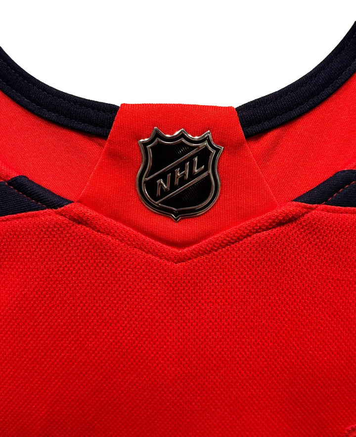 Logan Thompson Autographed Washington Capitals Jersey COA Inscriptagraphs Signed