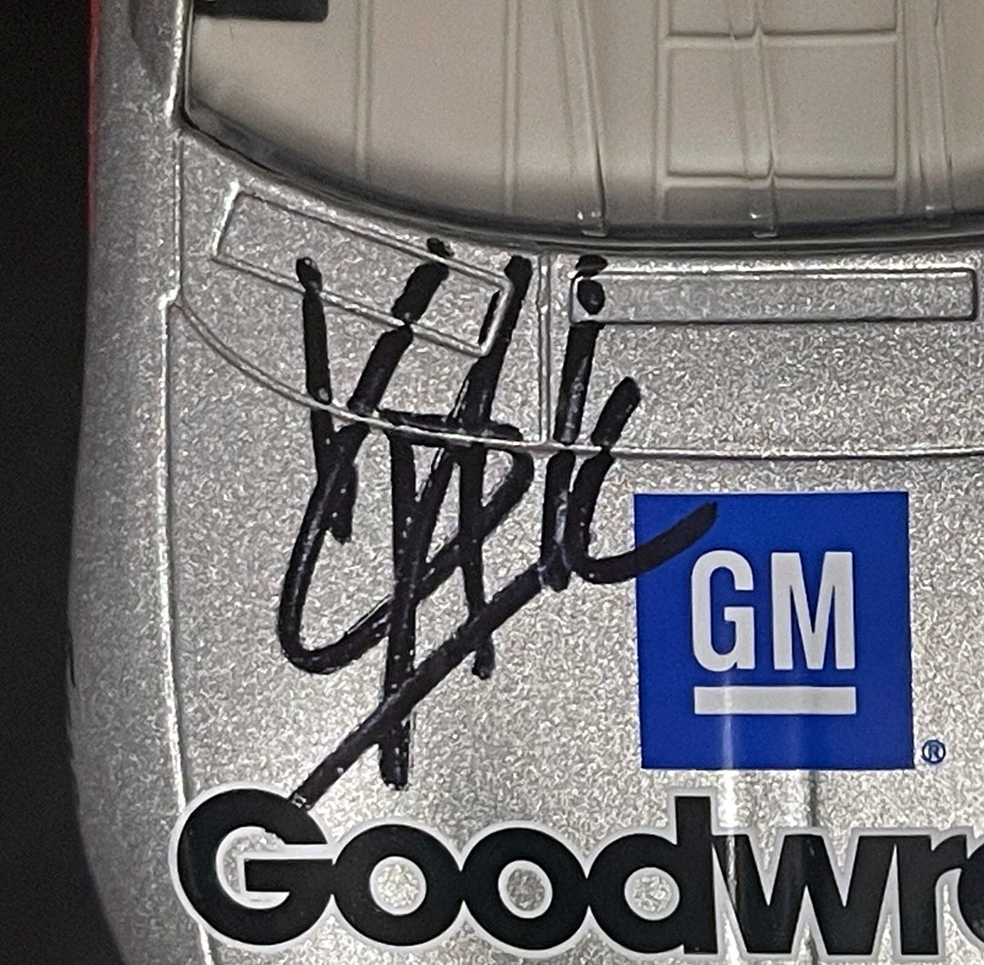 Kevin Harvick signed 2002 GM Goodwrench #29 1:24 Scale NASCAR Diecast Car- COA