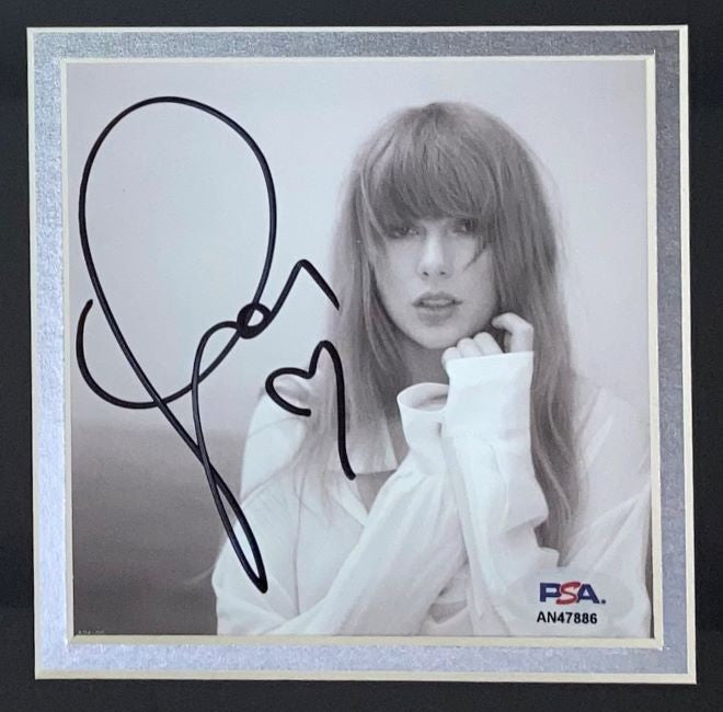 Taylor Swift Signed Framed RARE Heart Drawn Insert w/ 8x10 Smoke Photo PSA/DNA
