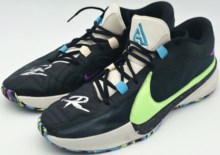 Giannis Antetokounmpo Auto Black Nike Zoom Freak 5 Shoes Bucks Size 16 Beckett