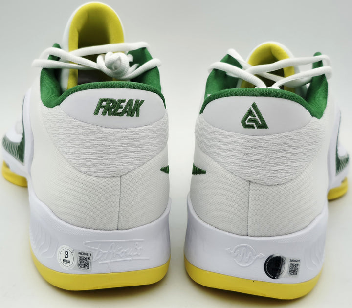 Giannis Auto 2022 (PE) Promo Oregon Nike Zoom Freak 4 Game Shoes Size 16 Beckett
