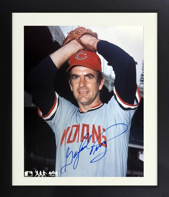 Gaylord Perry signed Cincinnati Reds MLB 8x10 Photo minor dings Framed-COA (HOF)