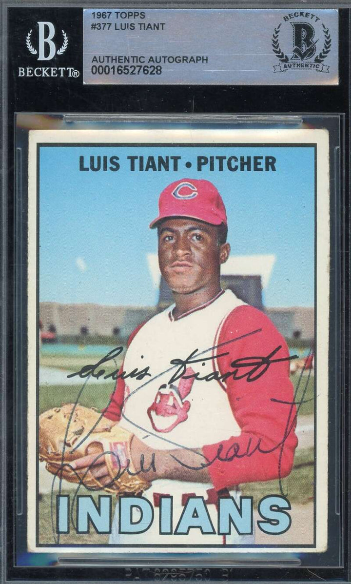 Luis Tiant Beckett BAS Signed 1967 Topps Autograph