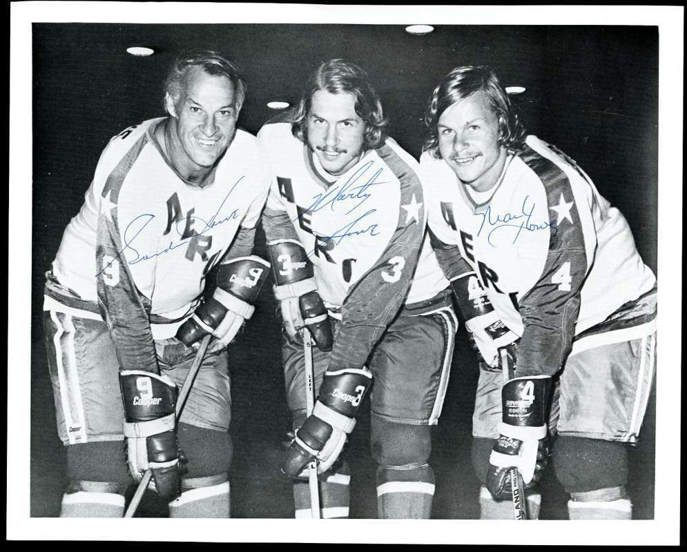 Gordie Mark Marty Howe Beckett BAS Signed  8x10 Photo Autograph