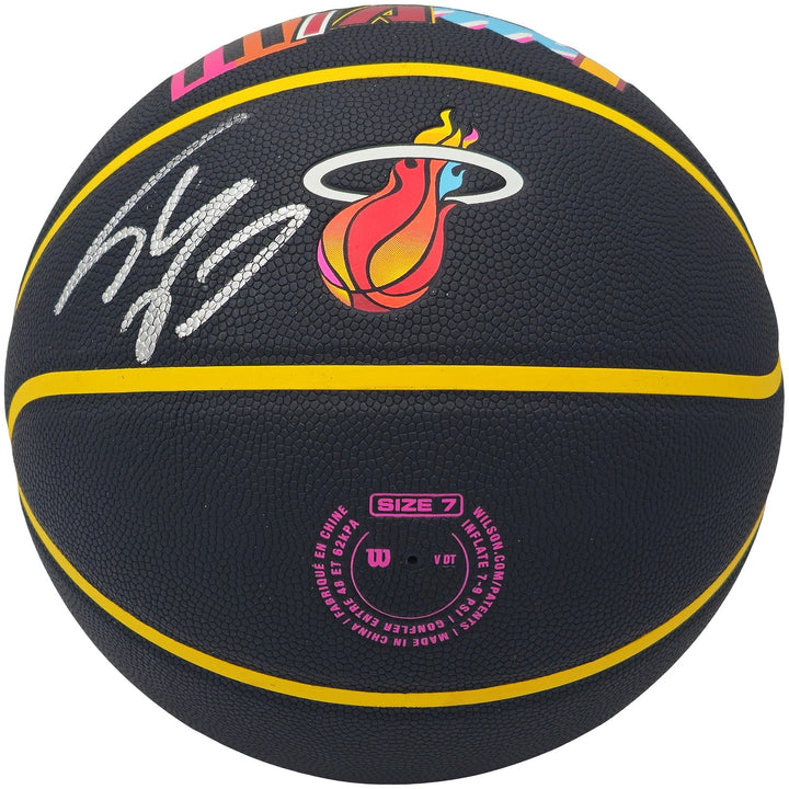 Shaquille Shaq O'Neal Auto 75th Anniversary City Edition Basketball Heat Beckett