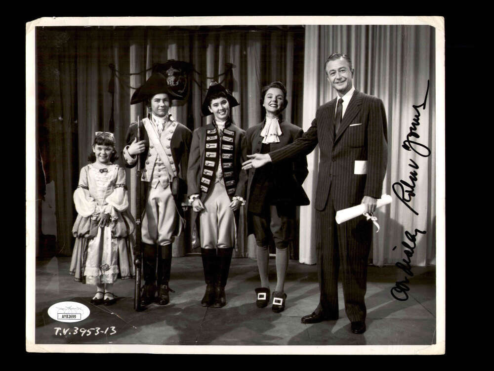 Robert Young JSA Coa Signed 8x10 Photograph Autograph