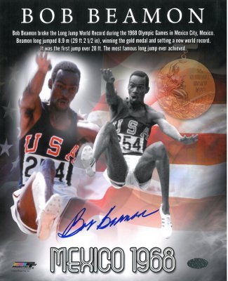 Bob Beamon signed Team USA Track & Field 16X20 Photo 1968 Olympics World Record