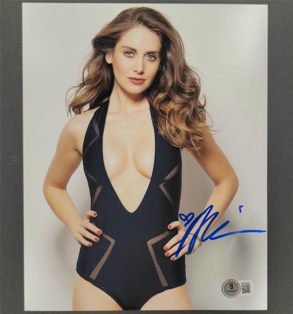 *READ* Alison Brie signed 8x10 photo hot sexy actress autograph ~ Beckett BAS