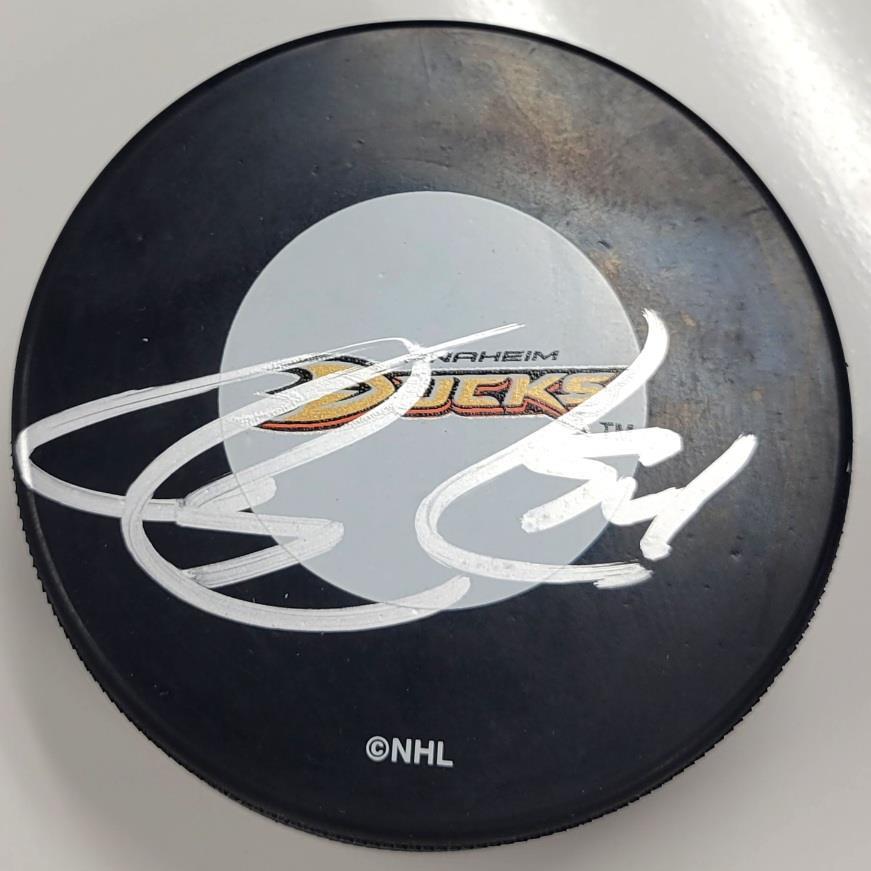 Bobby Ryan #54 rookie autograph signed Anaheim Ducks Puck ~ Beckett BAS Holo