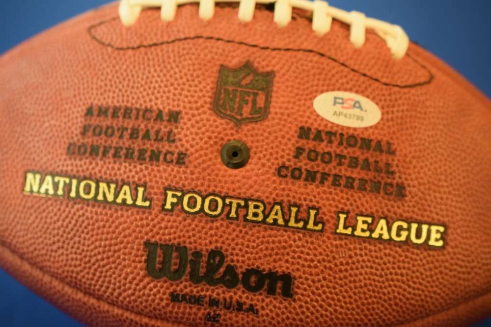 Willie Brown PSA DNA Autographed Official NFL Signed Football HOF 1984