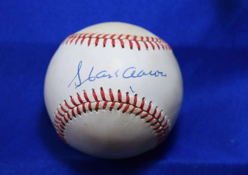 Hank Aaron JSA Cert Autograph National League ONL Signed BasebaLL