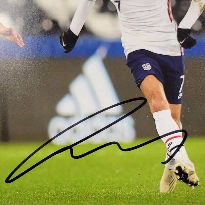 Giovanni Reyna signed USMNT Team USA 8x10 photo autograph ~ Beckett BAS