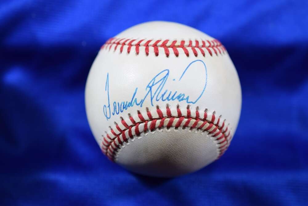 Frank Robinson PSA DNA Coa Autograph American League OAL Signed Baseball Orioles