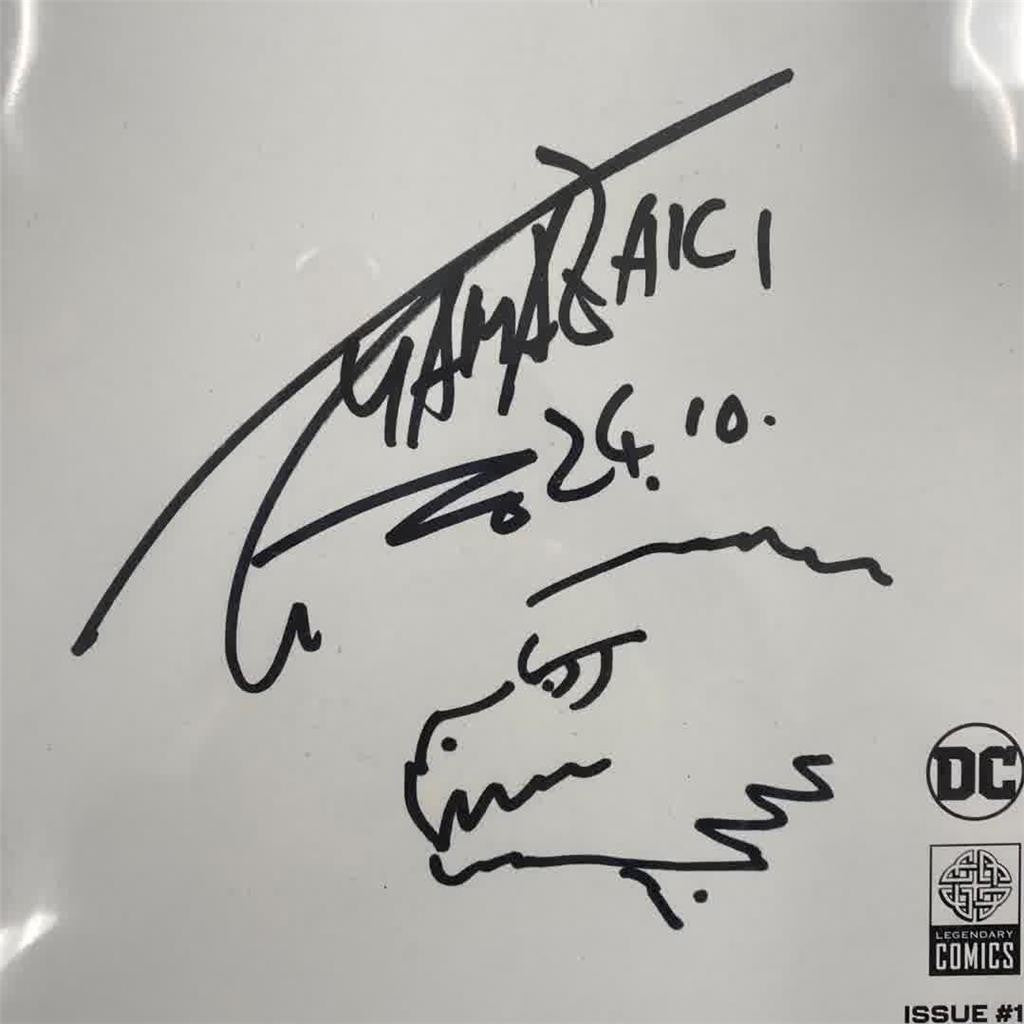 Takashi Yamazaki signed Justice League vs. Godzilla vs. Kong Comic ~ Beckett BAS