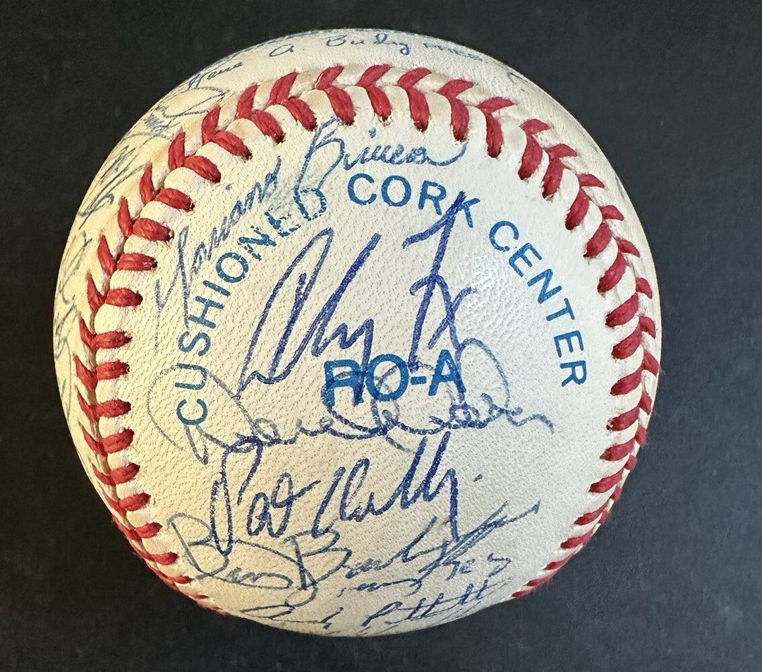 1996 Yankees World Series Team Signed Baseball Derek Jeter Rivera 33 Auto Psa