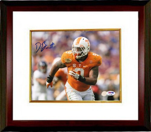 Derek Barnett signed Tennessee Volunteers 8x10 Photo Custom Framing #9- PSA