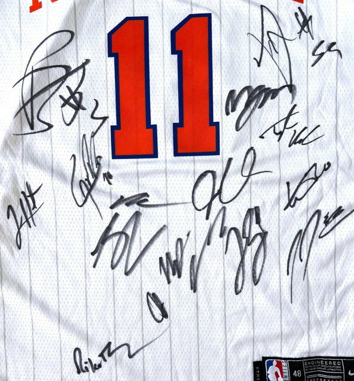 2025 2026 NEW YORK KNICKS TEAM SIGNED NIKE BASKETBALL JERSEY JALEN BRUNSON + JSA