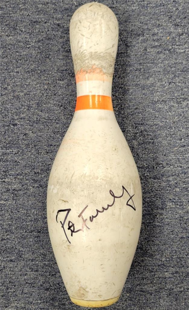 Director Peter Farrelly signed Bowling Pin Kingpin autograph (B) ~ Beckett BAS