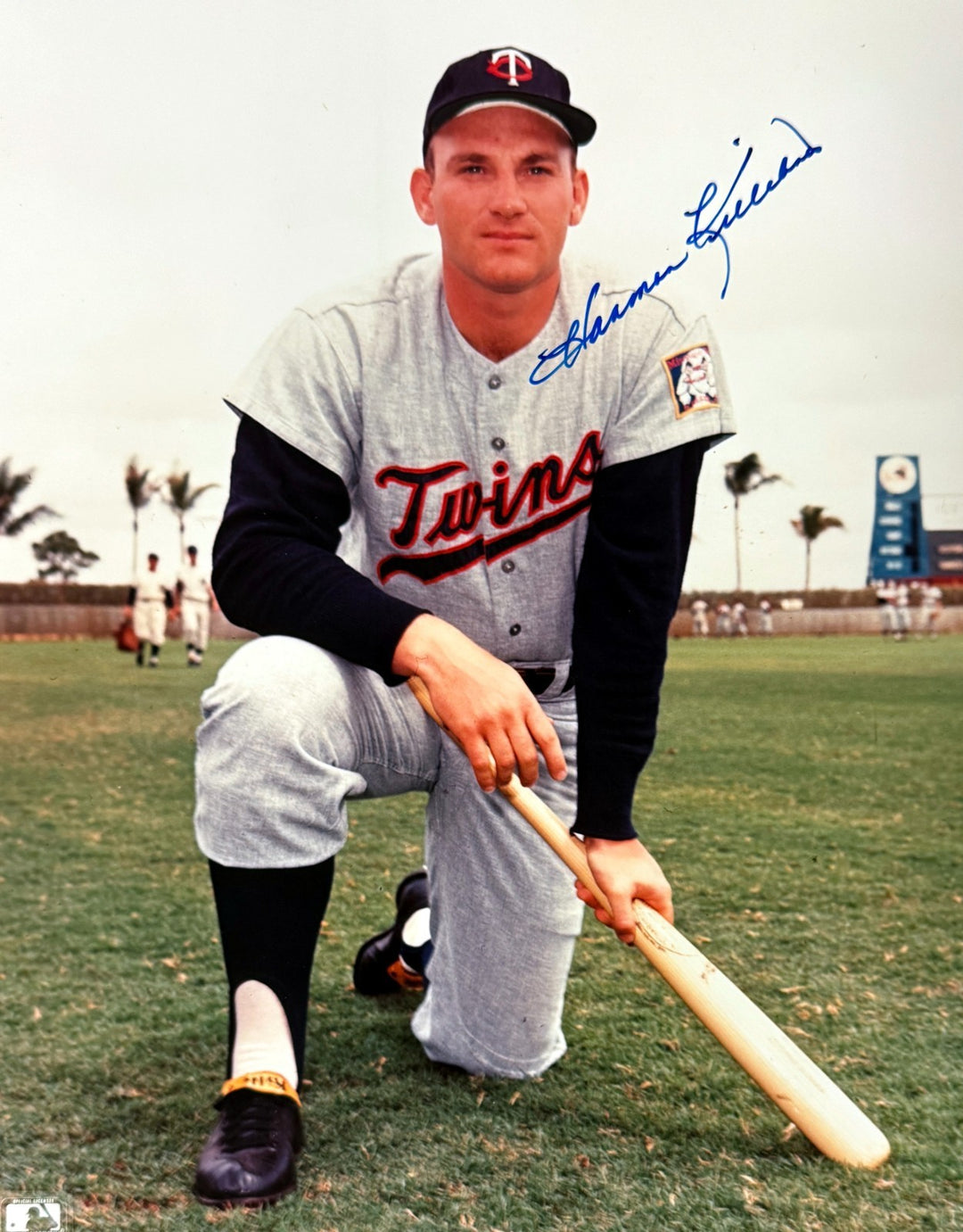 Harmon Killebrew signed Minnesota Twins MLB 8x10 Photo- COA/Show Ticket (HOF)
