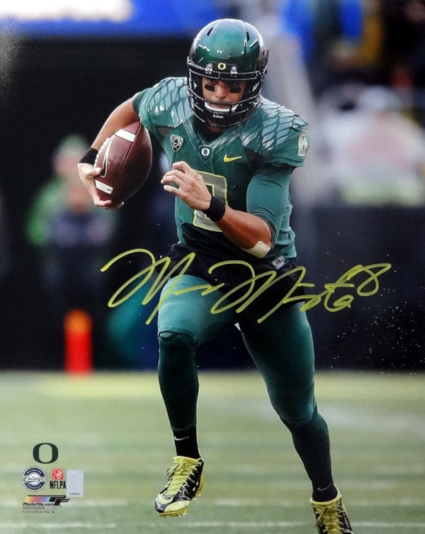 Marcus Mariota Signed 16x20 Photo Oregon Ducks MM Holo