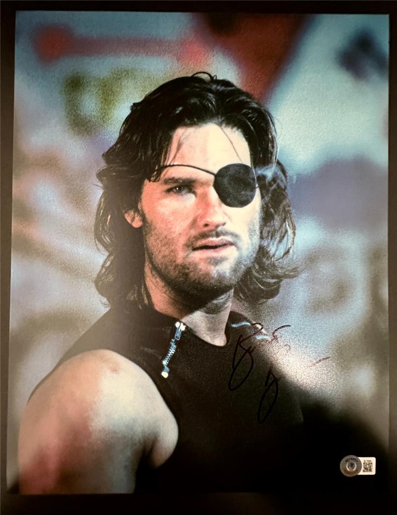 Kurt Russell signed Escape From New York 11x14 photo autograph ~ Beckett BAS