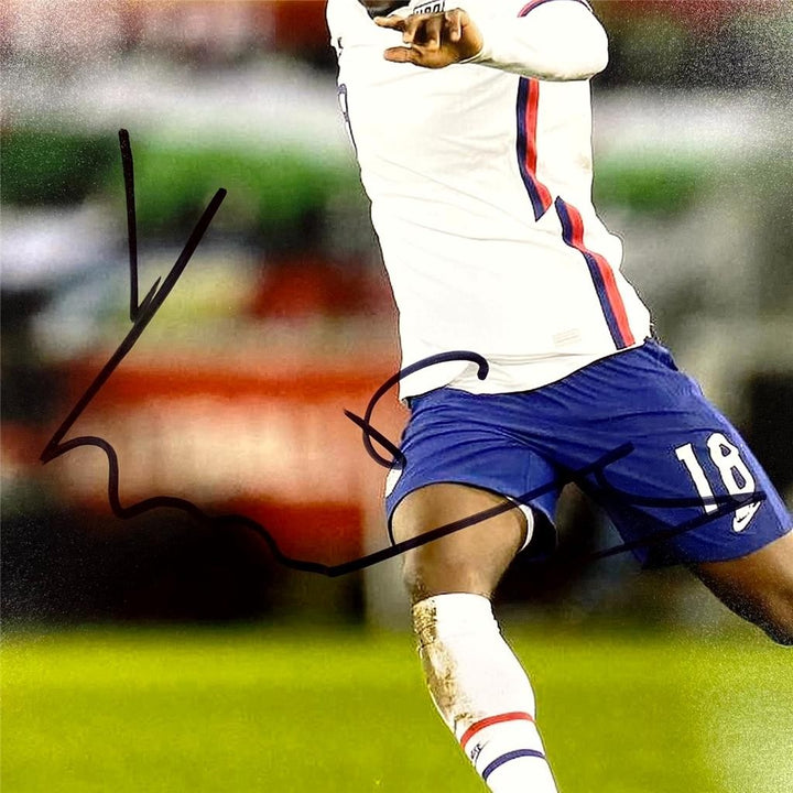 Yunus Musah signed Team USA USMNT 11x14 photo autograph (A) ~ JSA