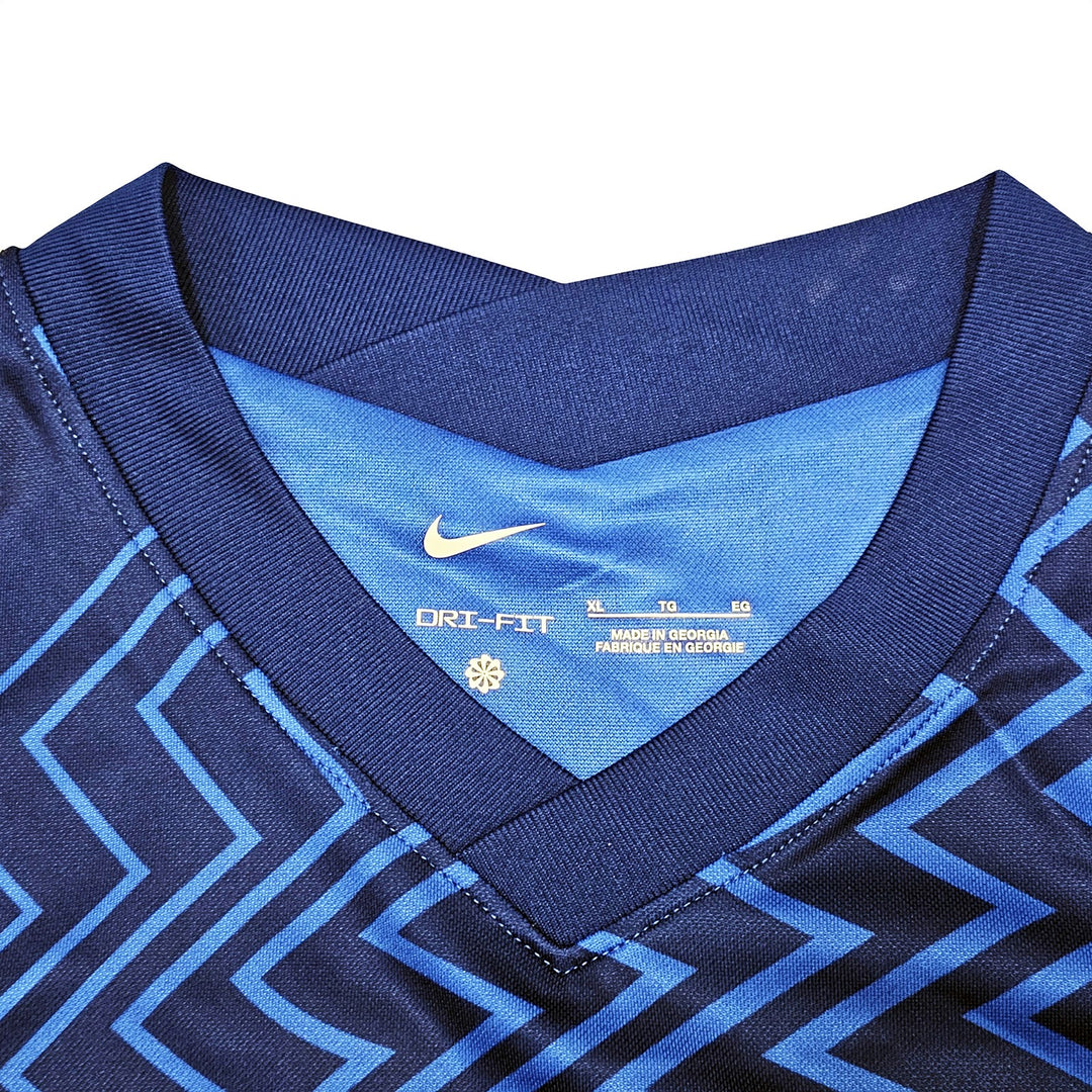 Chelsea F.C. Mason Mount Signed Blue Nike Jersey Size XL in Gold Beckett