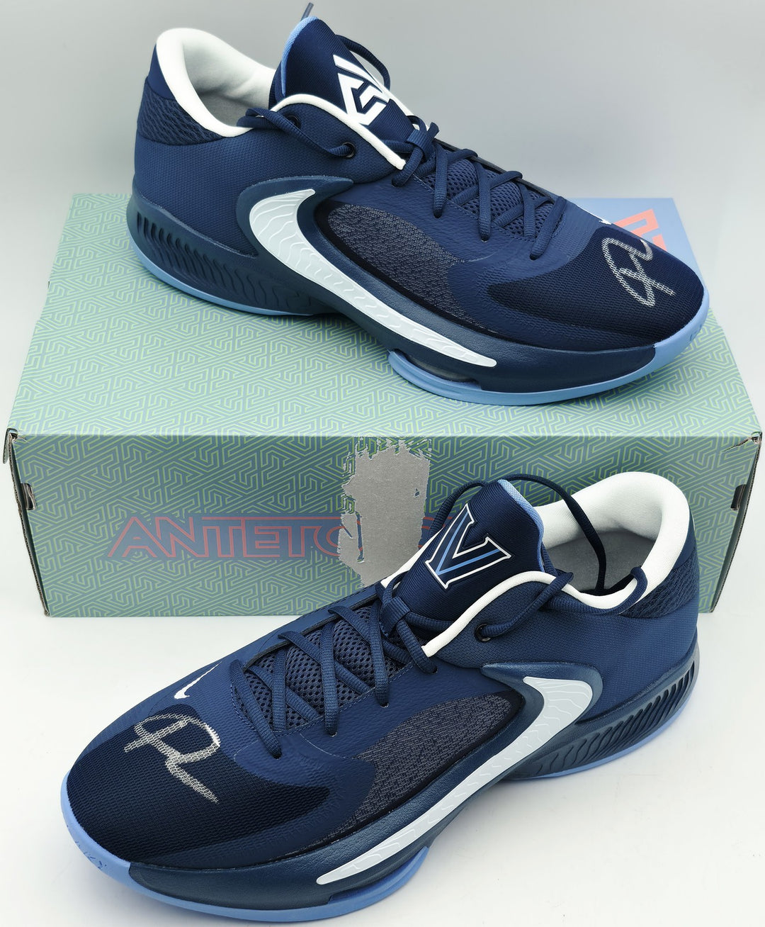 Giannis Auto Signed 2022 (PE) Promo Nike Zoom Freak 4 Game Shoes Size 16 Beckett