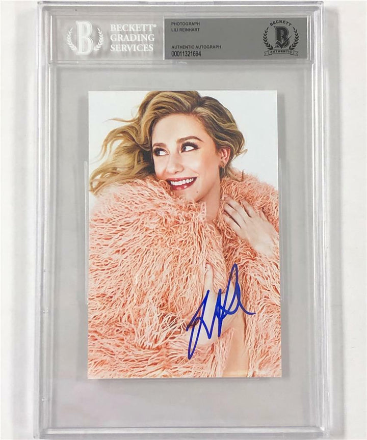 RIVERDALE Actress LILI REINHART Autograph Signed 4x6 Photo B ~ Beckett BAS COA