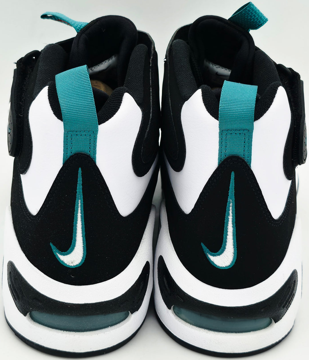Ken Griffey Jr. Signed White & Black Nike Air Griffey Max 1 Shoes Mariners Size