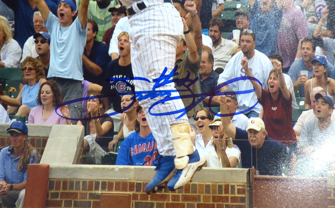 Sammy Sosa Signed 11x14 Photo Chicago Cubs Beckett BAS