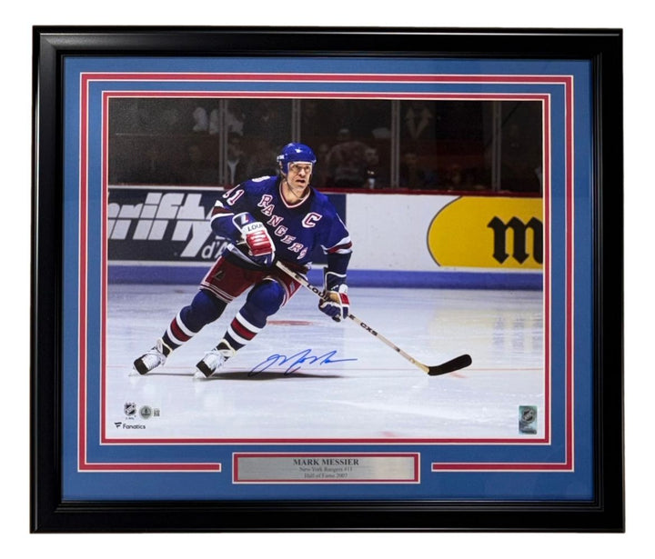 Mark Messier Signed Framed 16x20 New York Rangers Photo BAS