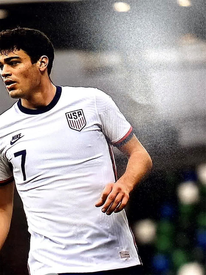 Giovanni Reyna signed USA USMNT 11x14 photo autograph ~ Beckett BAS