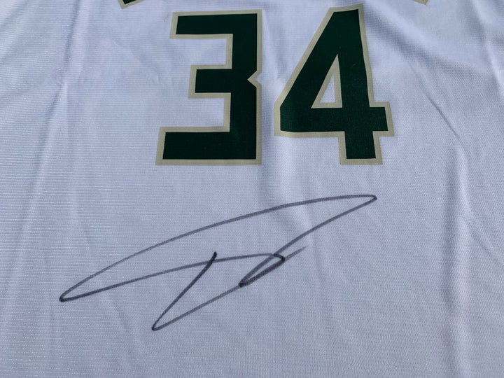 GIANNIS ANTETOKOUNMPO SIGNED MILWAUKEE BUCKS BASKETBALL JERSEY FANATICS JSA