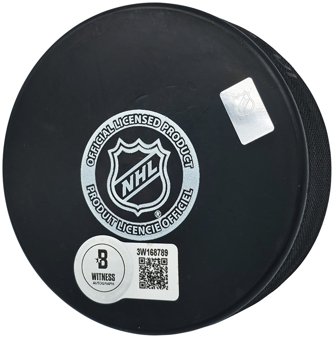 Jonathan Toews Signed Official Chicago Blackhawks Logo Puck Beckett Witness