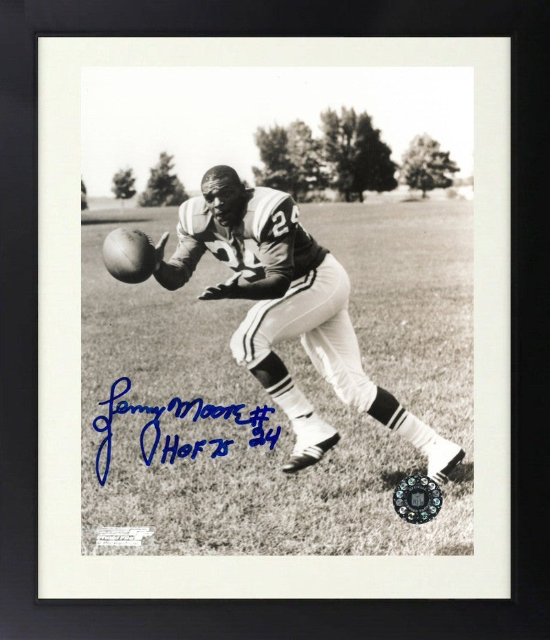 Lenny Moore signed Baltimore Colts B&W NFL  8x10 Photo Framed w/ HOF 75 #24- COA
