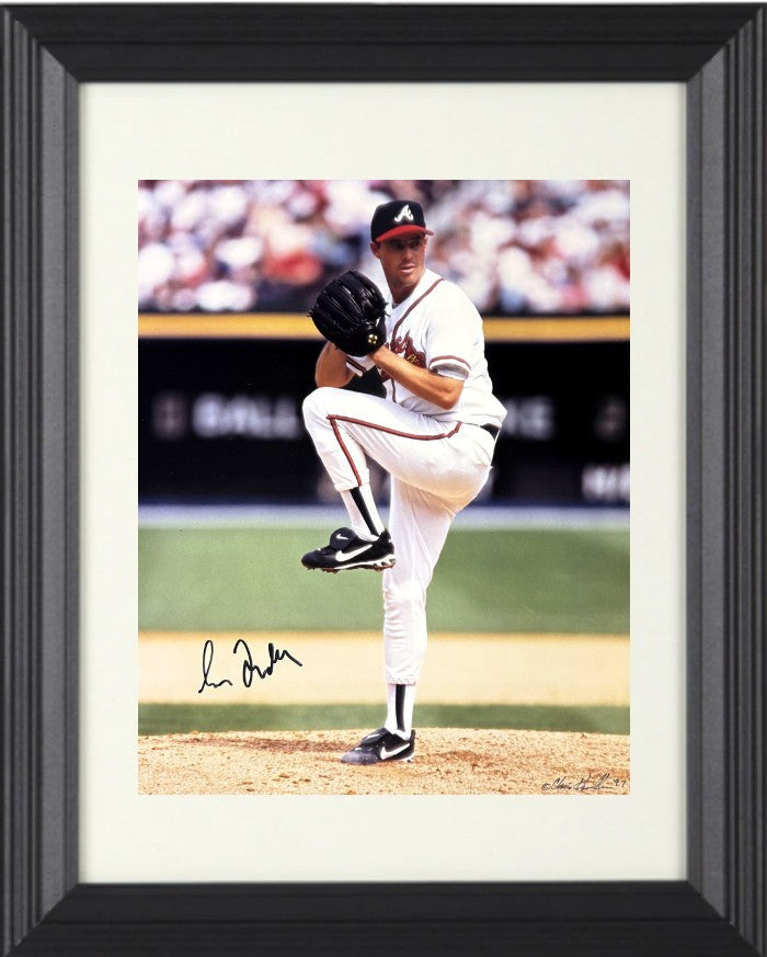 Greg Maddux signed 1997 Atlanta Braves 11x14 Photo Custom Framed - Beckett (HOF)