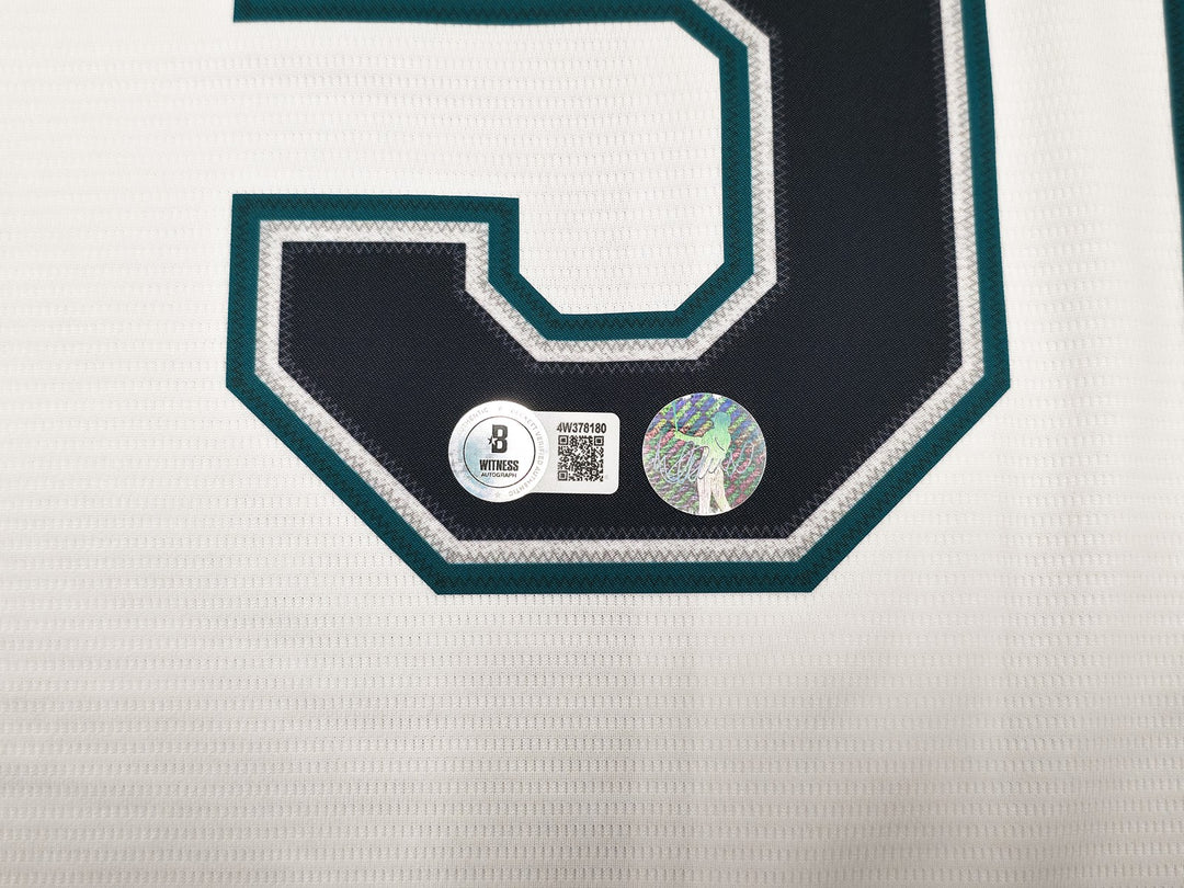 Mariners Ichiro Suzuki Auto White Nike HOF Patch Jersey Size XL Beckett Witness