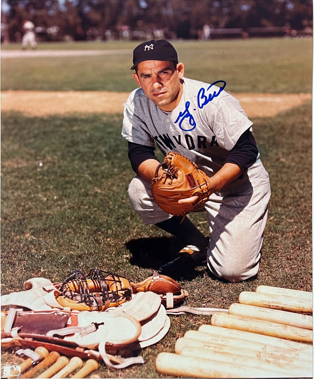 Yogi Berra signed New York Yankees MLB 8x10 Photo - CSA LOA (HOF/10X WS Champ)