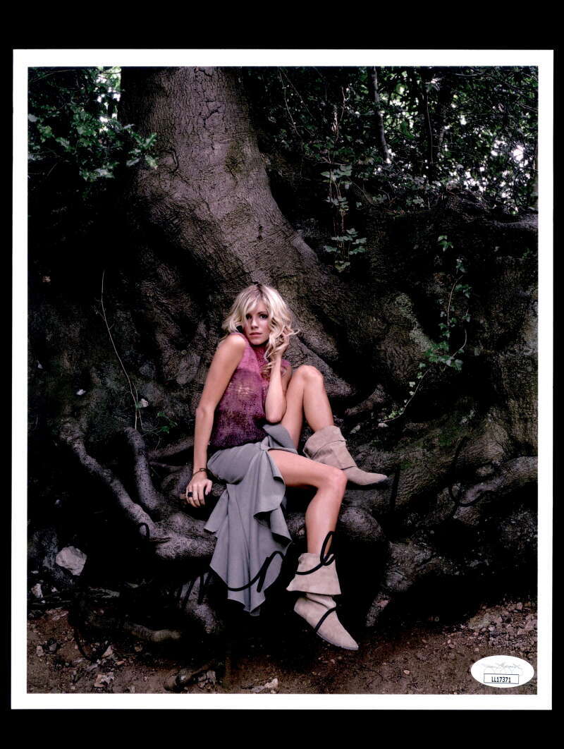 Sienna Miller JSA Coa Signed 8x10 Photo Autograph