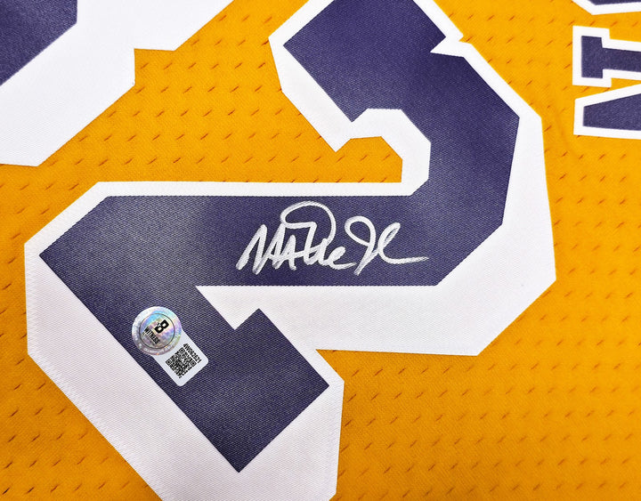 Lakers Magic Johnson Auto Yellow Mitchell & Ness 1984 Swingman Jersey L Beckett