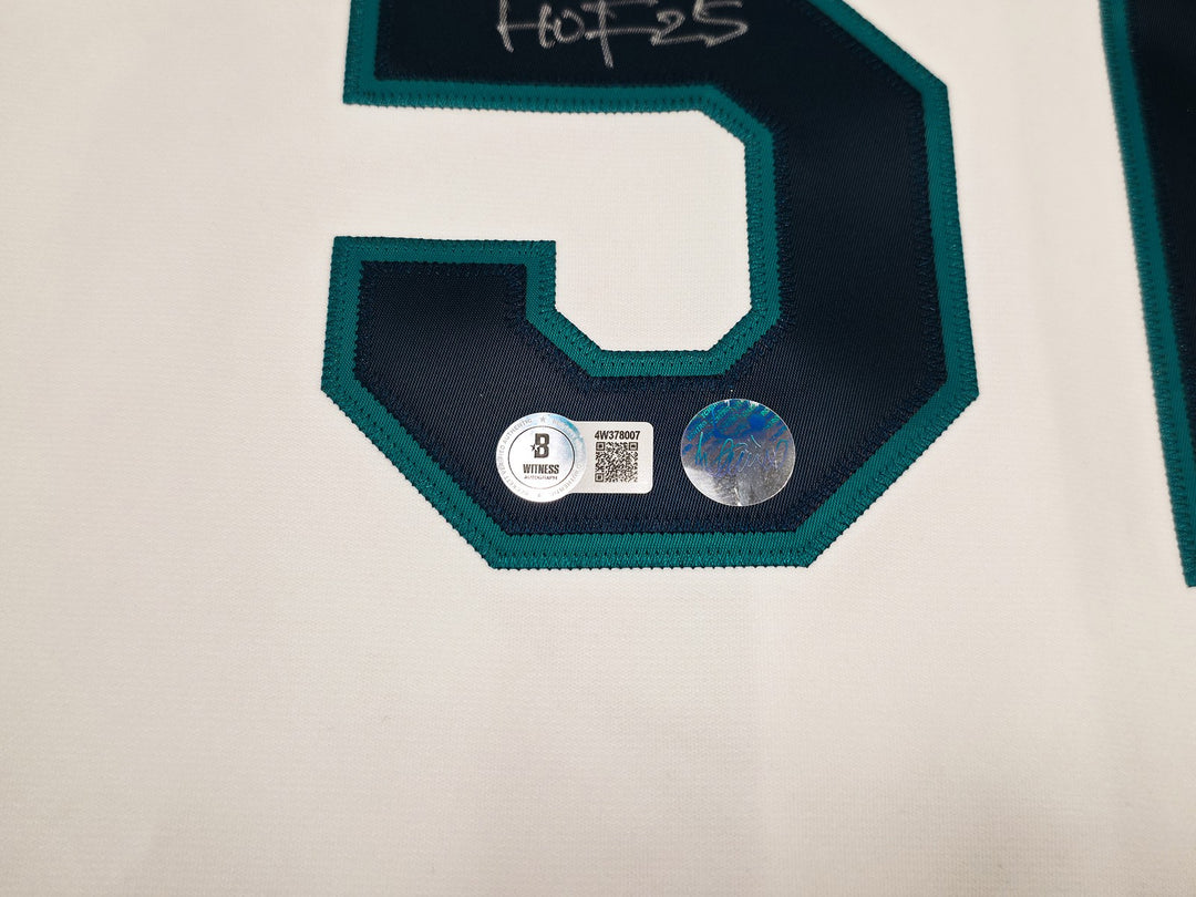 Mariners Ichiro Suzuki Auto White M&N Cooperstown 2001 Rookie Jersey 44 HOF 25