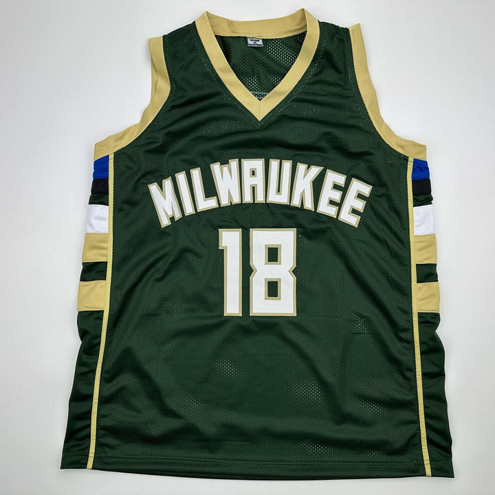 Facsimile Autographed Kyle Kuzma Milwaukee Green Reprint Jersey Size Men's XL