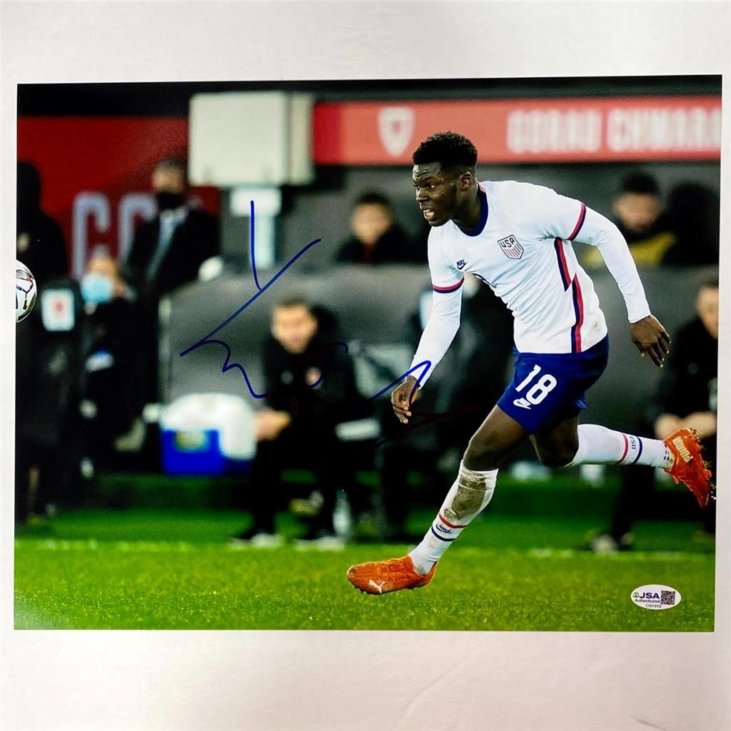 Yunus Musah signed Team USA USMNT 11x14 photo autograph (A) ~ JSA