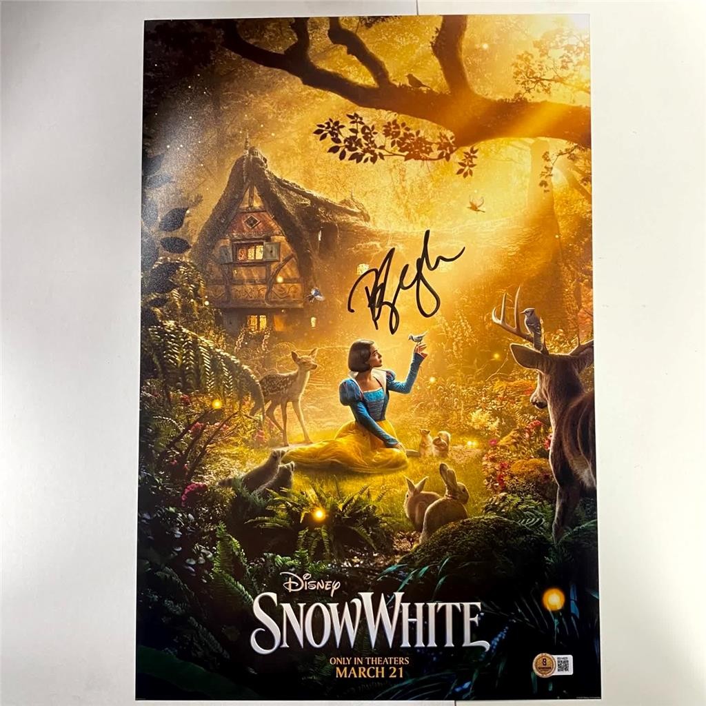 Rachel Zegler signed Snow White 12x18 Poster Photo autograph (A) ~ Beckett BAS